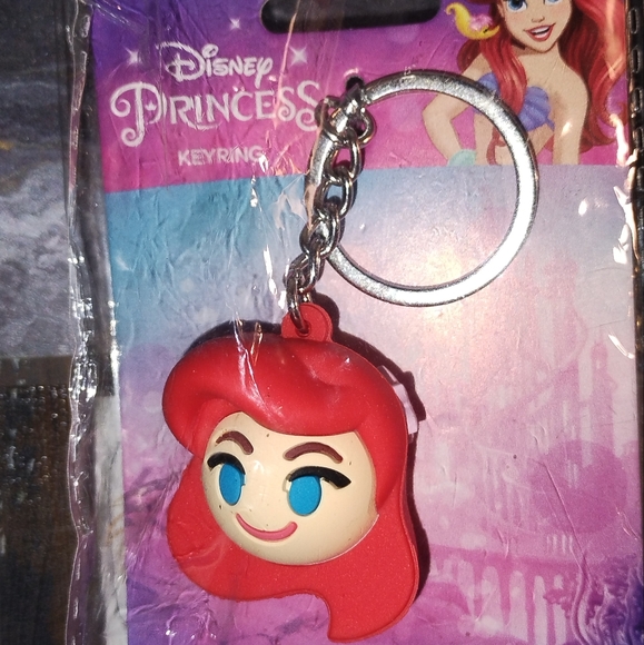Disney princess pot holder and Ariel key chain. - Picture 5 of 7